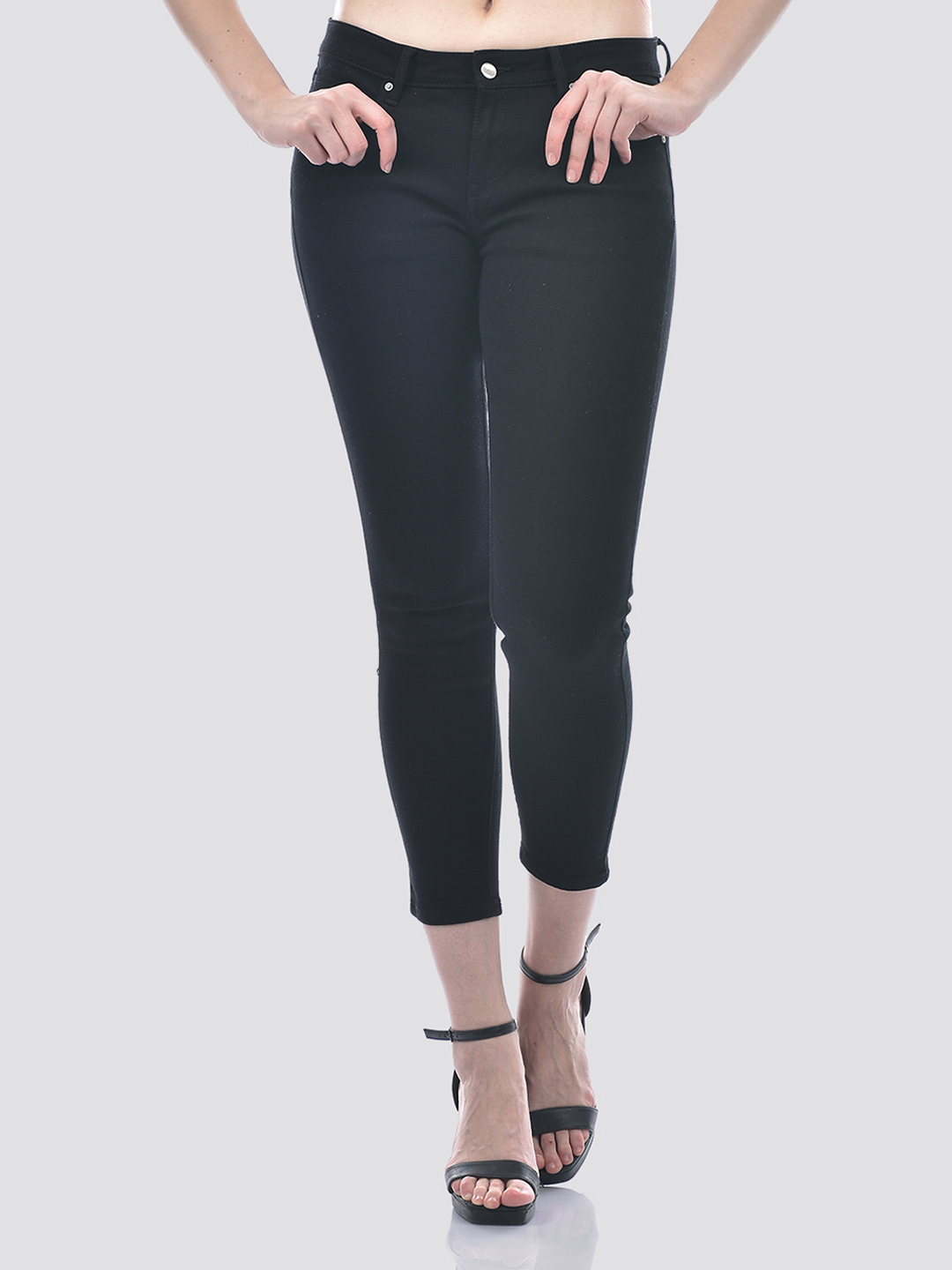 Numero Uno Women Black Slim Fit Sustainable Jeans